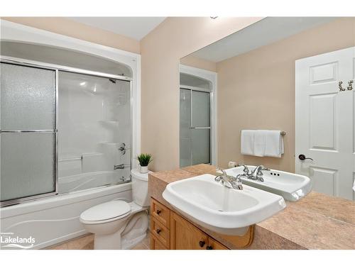 305-130 Steamship Bay Road, Gravenhurst, ON - Indoor Photo Showing Bathroom