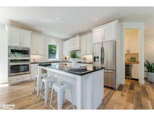 6 Boulder Court, Huntsville, ON - Indoor Photo Showing Kitchen With Upgraded Kitchen