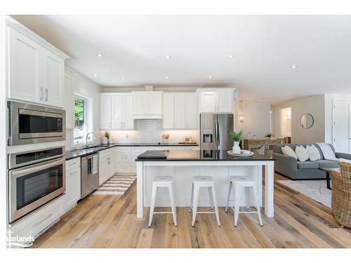 6 Boulder Court, Huntsville, ON - Indoor Photo Showing Kitchen