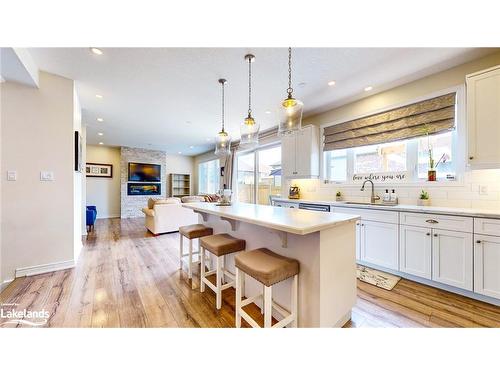 16 Portland Street, Collingwood, ON - Indoor Photo Showing Kitchen With Upgraded Kitchen