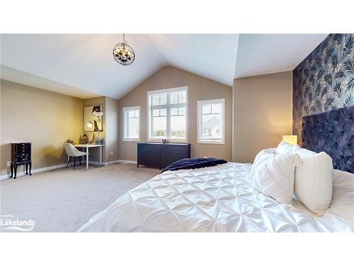 16 Portland Street, Collingwood, ON - Indoor Photo Showing Bedroom