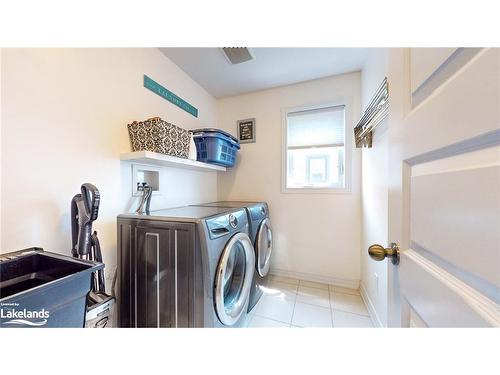 16 Portland Street, Collingwood, ON - Indoor Photo Showing Laundry Room