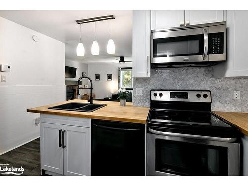 39-19 Dawson Drive, Collingwood, ON - Indoor Photo Showing Kitchen With Double Sink With Upgraded Kitchen