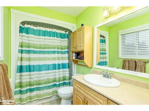 38 Mckean Boulevard, Nottawa, ON - Indoor Photo Showing Bathroom