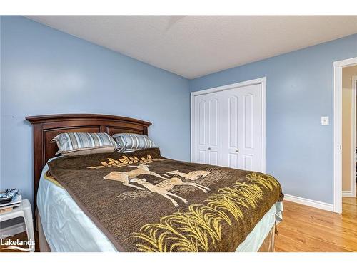 38 Mckean Boulevard, Nottawa, ON - Indoor Photo Showing Bedroom