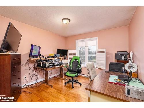 38 Mckean Boulevard, Nottawa, ON - Indoor Photo Showing Office