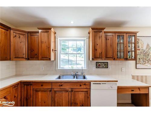 7 Andrew Court, Wasaga Beach, ON - Indoor Photo Showing Kitchen With Double Sink