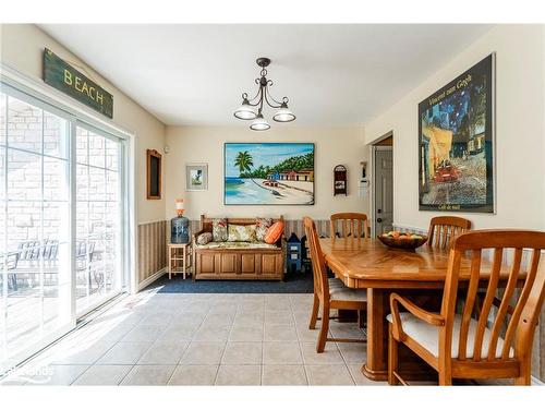 7 Andrew Court, Wasaga Beach, ON - Indoor Photo Showing Dining Room