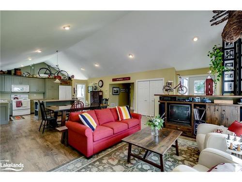 230 Ecclestone Drive, Bracebridge, ON - Indoor Photo Showing Living Room