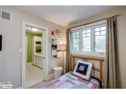 230 Ecclestone Drive, Bracebridge, ON - Indoor Photo Showing Bedroom