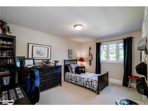 230 Ecclestone Drive, Bracebridge, ON - Indoor Photo Showing Bedroom