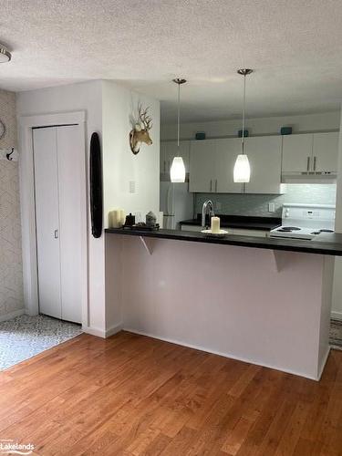 104-23 Dawson Drive, Collingwood, ON - Indoor Photo Showing Kitchen