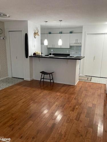 104-23 Dawson Drive, Collingwood, ON - Indoor Photo Showing Kitchen