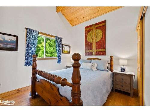 53 Sandy Island, Parry Sound, ON - Indoor Photo Showing Bedroom