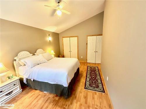 34 Pine Drive, Sprucedale, ON - Indoor Photo Showing Bedroom