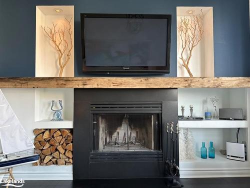 53 Lighthouse Lane E, Collingwood, ON - Indoor Photo Showing Living Room With Fireplace