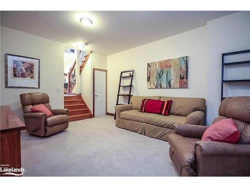 7-104 Farm Gate Road, The Blue Mountains, ON - Indoor Photo Showing Living Room