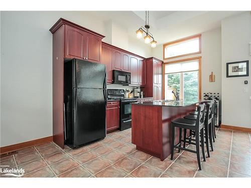 7-104 Farm Gate Road, The Blue Mountains, ON - Indoor Photo Showing Kitchen