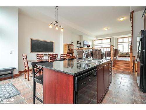 7-104 Farm Gate Road, The Blue Mountains, ON - Indoor Photo Showing Kitchen With Double Sink