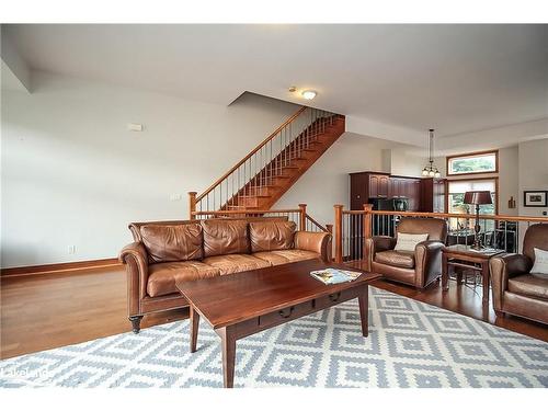 7-104 Farm Gate Road, The Blue Mountains, ON - Indoor Photo Showing Living Room