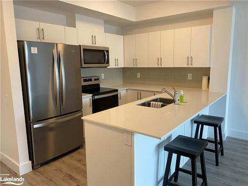 213-4 Kimberly Lane, Collingwood, ON - Indoor Photo Showing Kitchen With Double Sink