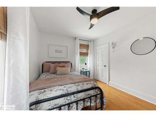 354 Queen Street, Midland, ON - Indoor Photo Showing Bedroom