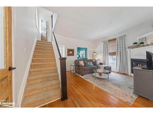 354 Queen Street, Midland, ON - Indoor Photo Showing Living Room With Fireplace