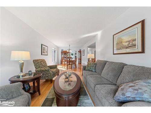 969 Dominion Avenue, Midland, ON - Indoor Photo Showing Living Room