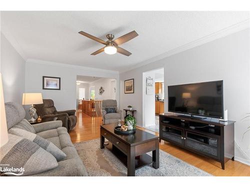 969 Dominion Avenue, Midland, ON - Indoor Photo Showing Living Room