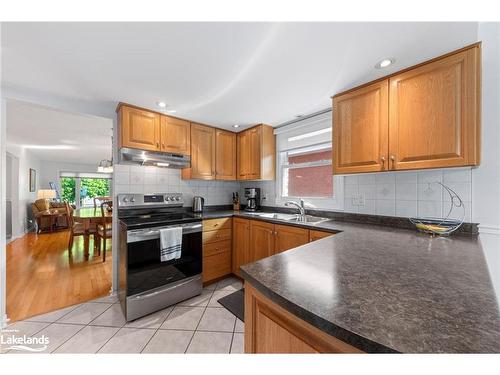 969 Dominion Avenue, Midland, ON - Indoor Photo Showing Kitchen