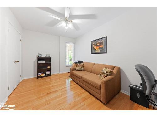 969 Dominion Avenue, Midland, ON - Indoor Photo Showing Living Room