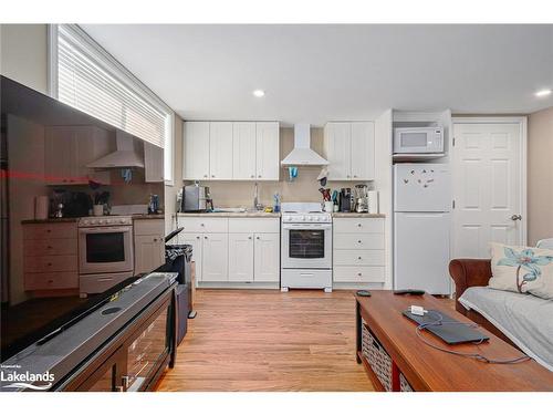 594 Oak Street, Collingwood, ON - Indoor Photo Showing Kitchen