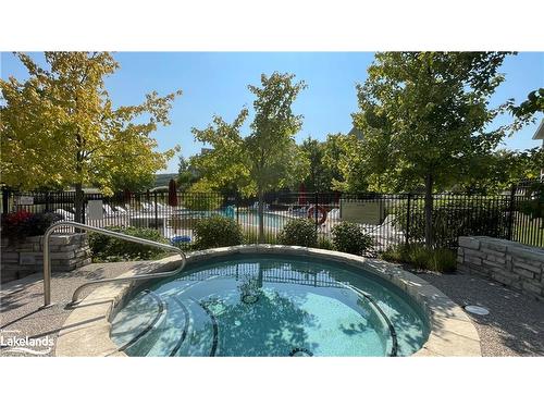 125-125 Fairway Court, The Blue Mountains, ON - Outdoor With Backyard