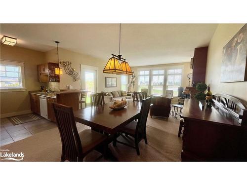 125-125 Fairway Court, The Blue Mountains, ON - Indoor Photo Showing Dining Room