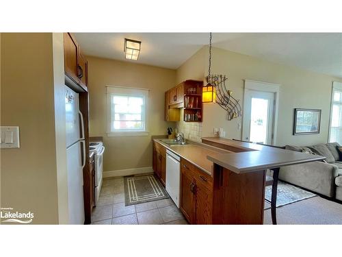 125-125 Fairway Court, The Blue Mountains, ON - Indoor Photo Showing Kitchen