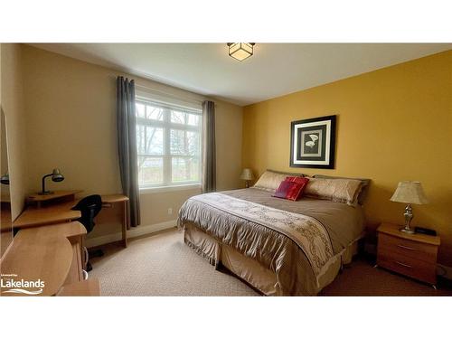 125-125 Fairway Court, The Blue Mountains, ON - Indoor Photo Showing Bedroom