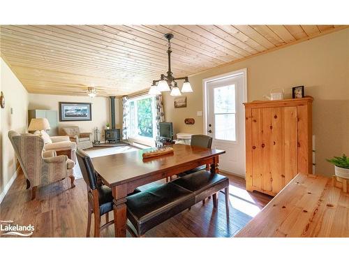 1537 Fox Point Road, Lake Of Bays (Twp), ON - Indoor Photo Showing Dining Room