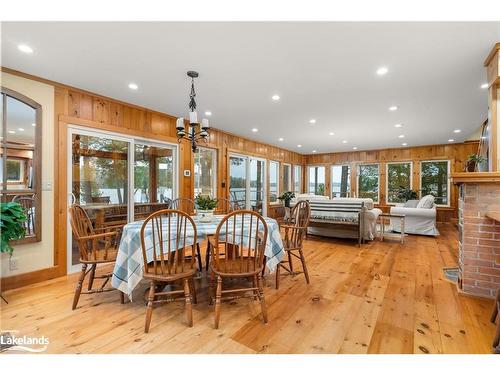 928 Jones Lane, Huntsville, ON - Indoor Photo Showing Dining Room