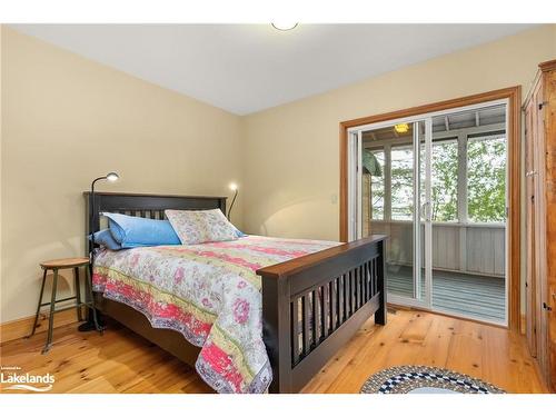 928 Jones Lane, Huntsville, ON - Indoor Photo Showing Bedroom