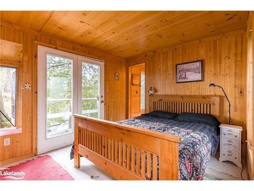 928 Jones Lane, Huntsville, ON - Indoor Photo Showing Bedroom