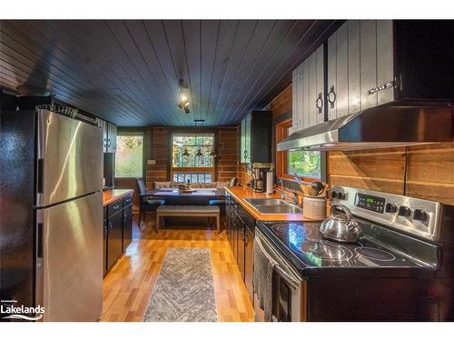 1374 Purbrook Road, Bracebridge, ON - Indoor Photo Showing Kitchen With Double Sink