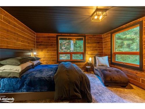 1374 Purbrook Road, Bracebridge, ON - Indoor Photo Showing Bedroom