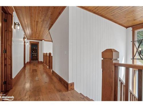 1074 Tally Ho Winter Park Road, Lake Of Bays, ON - Indoor Photo Showing Other Room