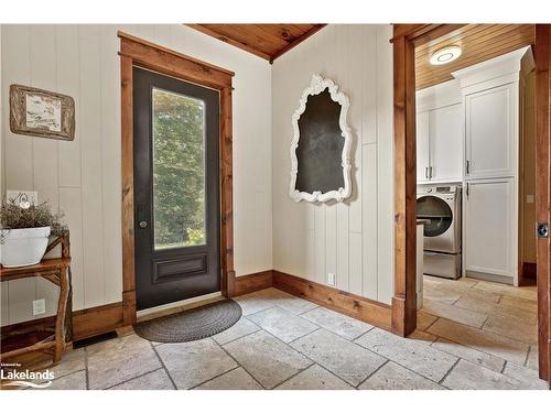 1074 Tally Ho Winter Park Road, Lake Of Bays, ON - Indoor Photo Showing Other Room