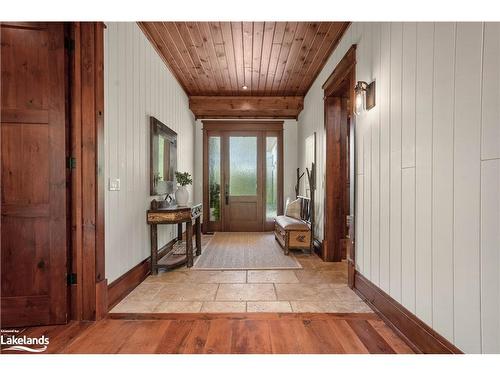 1074 Tally Ho Winter Park Road, Lake Of Bays, ON - Indoor Photo Showing Other Room