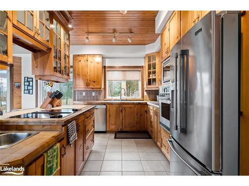 24 Wendy'S Lane, Mckellar, ON - Indoor Photo Showing Kitchen