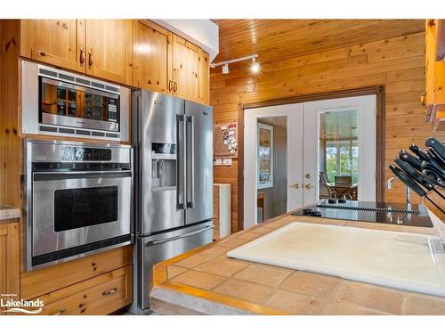 24 Wendy'S Lane, Mckellar, ON - Indoor Photo Showing Kitchen