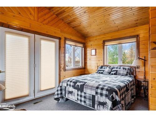 24 Wendy'S Lane, Mckellar, ON - Indoor Photo Showing Bedroom