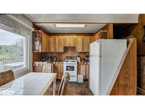 1060 Weismuller Lane, Bracebridge, ON - Indoor Photo Showing Kitchen