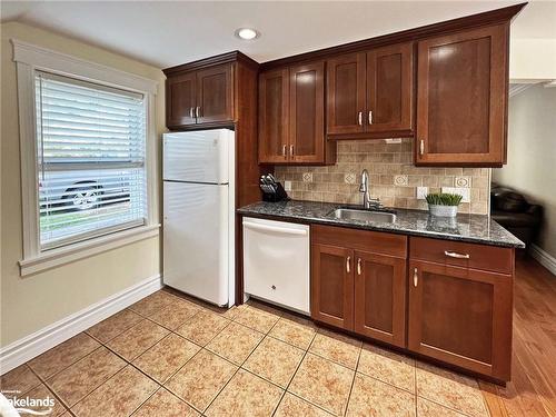 77 Isabella Street, Parry Sound, ON - Indoor Photo Showing Kitchen